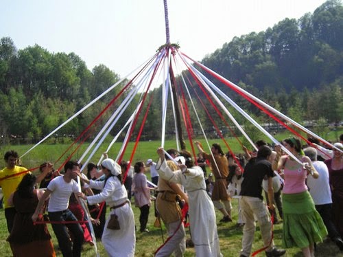 rito del palo di maggio, festa di Beltane