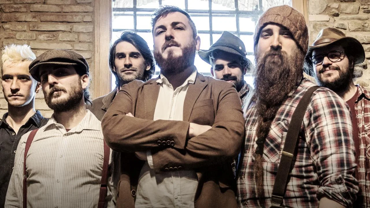 Lennon Kelly: folk-punk romagnolo fra melodie irlandesi e liscio