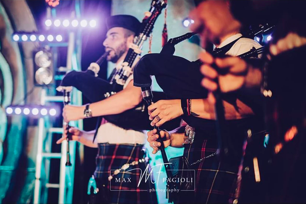 Pipe band in Italia: cornamuse scozzesi, tamburi e associazioni